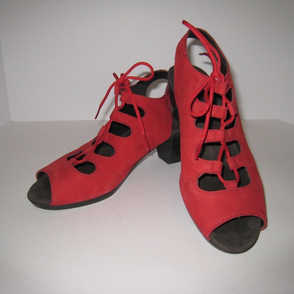 Munro Shoes - Munro Jillie Lace Up Heels